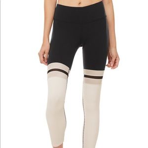 BNWT ALO Yoga Player Legging